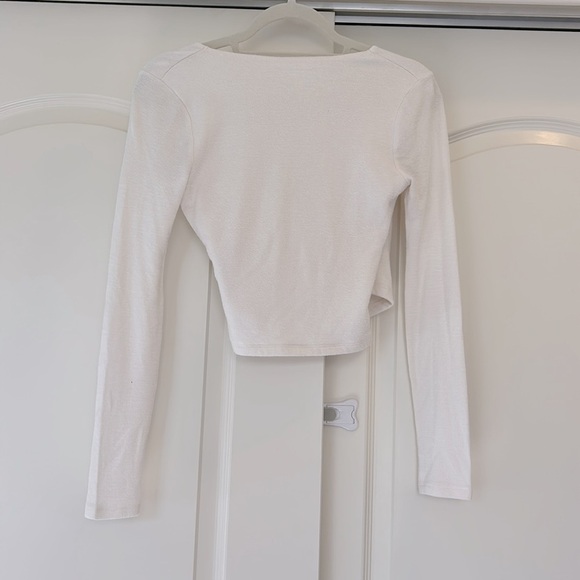 Abercrombie & Fitch Soft Cozy Cross Front V Neck Long Sleeve Crop Top - Picture 3 of 4